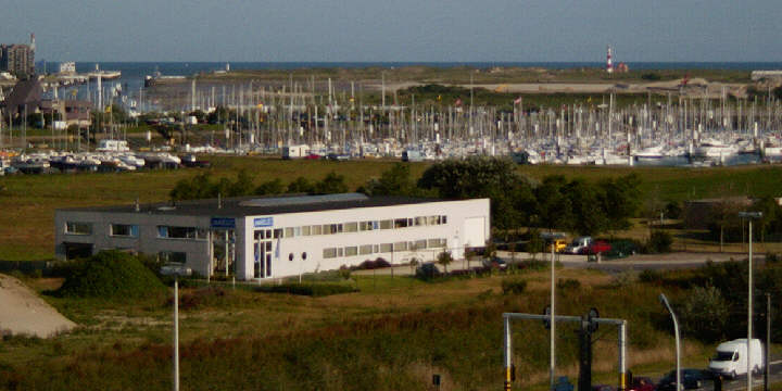 From the Albert Memorial in Nieuwpoort the sea is easily seen