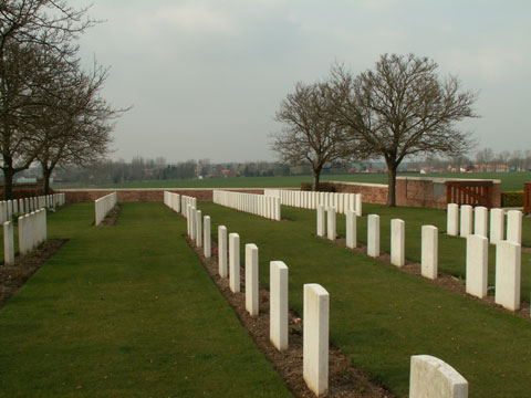 H&eacute;nin Communal Cemetery