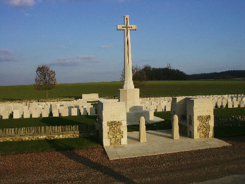 Raperie Cemetery at Villemontoire