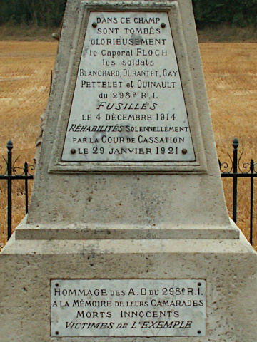 The two plaques on the monument