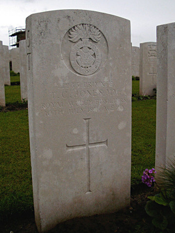 Private Thomas Jones MM