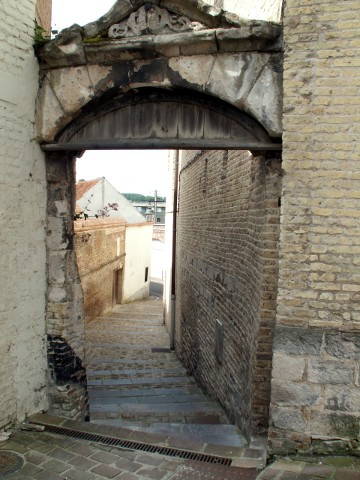 One of the narrow alleyways near the cathedral