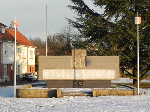 St Pol sur Ternoise : Monument aux Morts