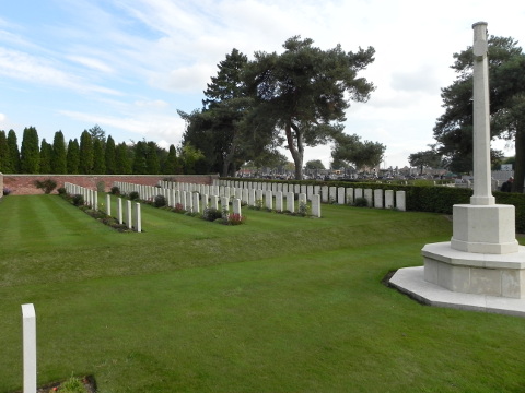Le Quesnoy Communal Cemetery Extension