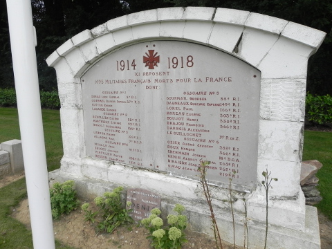 Here lie 1495 French soldiers of the following are identified