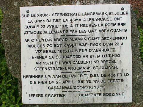 Explanatory plaque in French, Breizh and Flemish