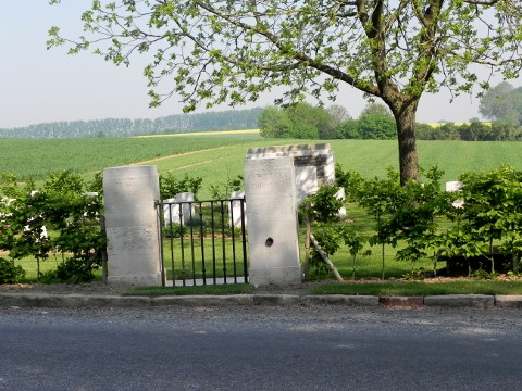 Peake Wood Cemetery, Fricourt
