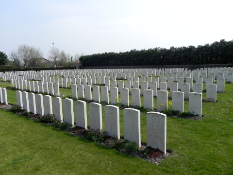 Ramscappelle Road Military Cemetery