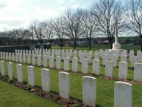 Héninel Communal Cemetery Extension