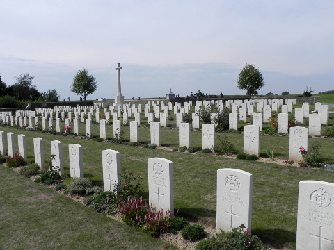 Metz-En-Couture Communal Cemetery