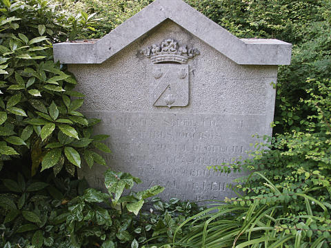 The commemorative plaque